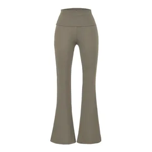Hoch taillierte Schlag-Yogahose Detailansicht, einfarbige Slim Fit Sporthose für Damen.
