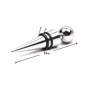 Zinc alloy wine bottle stopper detail shot featuring dual rubber sealing rings and 90mm size.
