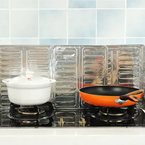 Écran anti-projections pour cuisinière, panneau pliable en feuille d'aluminium isolant.