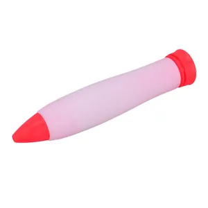 Stylo de deco patisserie en silicone detail gros plan corps souple et embout fin precis.