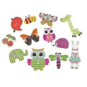 Simpatici bottoni in legno con animali assortiti per cucito, fai da te e decorazione.