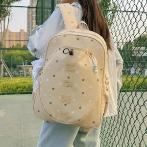 Mochila elegante de gran capacidad con patron de estrellas para uso diario.
