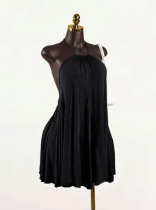 Black pleated halter neck crop top, backless sleeveless summer sexy party streetwear.