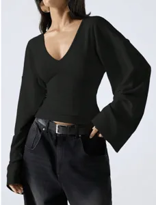 Black V-neck flare sleeve long sleeve top, casual solid color slim fit women clothing basic shirt.