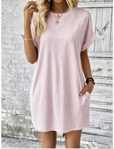 Lässiges rosa gestreiftes T-Shirt Kleid für Damen, lockeres Kurzarm Midikleid.