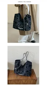 Casual star print large capacity canvas tote bag for women, stylish shoulder handbag.