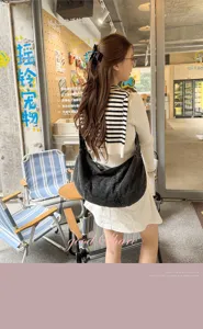 Casual denim hobo shoulder bag large capacity Korean style commuter dumpling bag 2026
