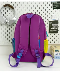 Farbblockierter, lässiger Dopamin-Rucksack mit Netztaschen an den Seiten und verstellbaren Gurten.