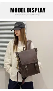 Detailansicht des Vintage PU Lederrucksacks mit großem Fassungsvermögen und Retro Look.