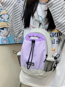 Kompakter Outdoor-Rucksack für Damen, leichter Crossbody- und Schulter-Tagesrucksack mit Kordelzug.