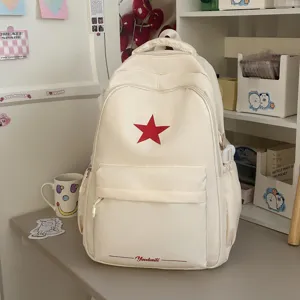 Minimalistischer cremeweisser Rucksack mit rotem Stern, lässige Schultasche für Damen und Teenager.