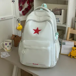 Stilvoller koreanischer Studentenrucksack mit rotem Stern Design für den Schullalltag.