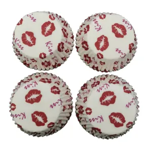 Caissettes à cupcakes résistantes à la graisse avec motif baiser, idéal pâtisserie.