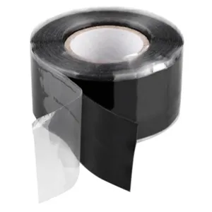 Vista dettagliata del nastro di riparazione impermeabile in silicone autoagglomerante nero.