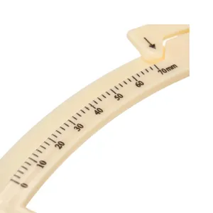 Lichaamsvet tang detailweergave met duidelijke 0-70mm meetschaal voor fitnessmeting.