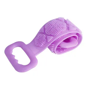 Longue brosse de douche en silicone pour le dos avec massage et poignées.