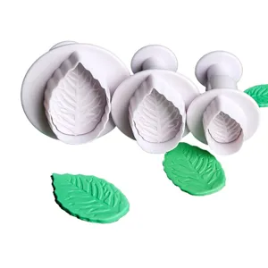Blad plunger uitsteker 3-delige set voor taartdecoratie, bakgereedschap detailweergave.