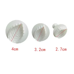 Gedetailleerd overzicht van de 3-delige bladvorm uitstekers in 4cm, 3,2cm en 2,7cm maten.