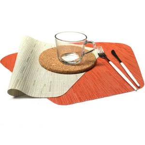 Tovaglietta intrecciata in PVC resistente al calore tappetino da cucina decorazione vista