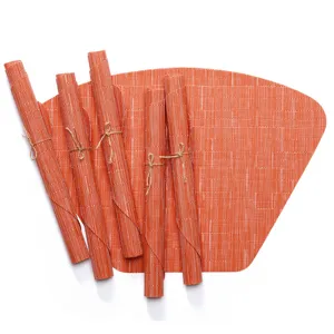 Set tovaglietta a ventaglio in PVC Teslin arancione, tappetino cucina termoresistente vista principale