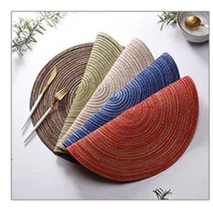 Sets de table ronds en PVC tissé résistants à la chaleur antidérapants pour salle à manger