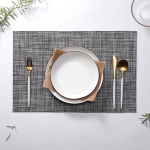 Set de table PVC tissé gris moderne et résistant à la chaleur pour décoration de table