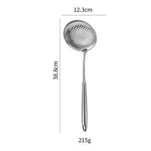 Schiumarola da cucina in acciaio inossidabile con manico lungo e filtro fine per cucinare.