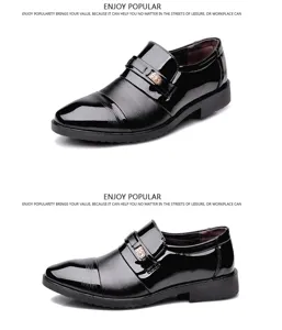 Detailaufnahme schwarzer Herren Lackleder Businessschuhe mit goldener Metallschnalle im Slipper-Stil.