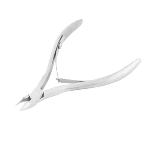 Pince a cuticules en acier inoxydable outil professionnel pour manucure et pedicure des ongles.