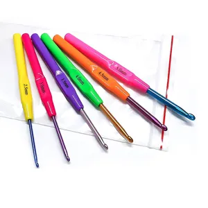 Colorful aluminum ABS plastic handle crochet hook set 6 pieces knitting tool detail view