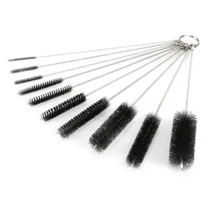 Juego de 10 cepillos de limpieza con cerdas de nailon y mango de acero inoxidable.