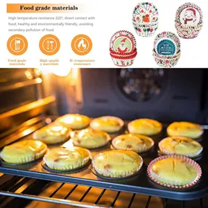 Caissettes à cupcakes de Noël 100 pcs, moules en papier sulfurisé pour pâtisserie festive.