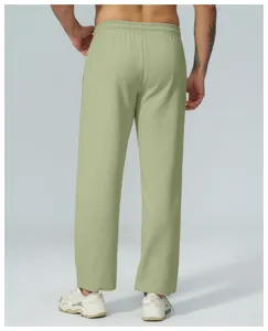 Vista posteriore dettagliata dei pantaloni casual da uomo a nido d'ape, texture e comfort.