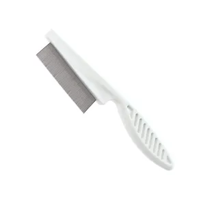 Detailed close-up view of white plastic handle pet flea comb featuring fine metal teeth.