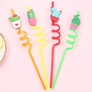 Pajitas de plástico coloridas con adorables adornos de cactus de silicona para fiestas.