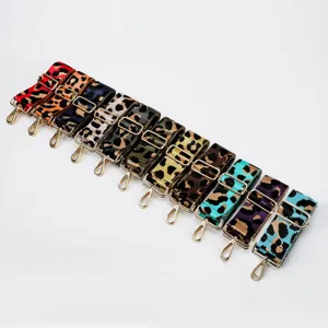 Correa de repuesto para bolso con estampado de leopardo colorido, ajustable con herrajes dorados.