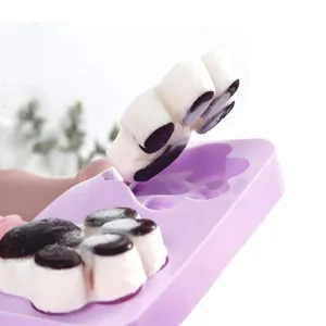 Silicone ice pop mold, DIY cute paw shape popsicle maker for homemade summer frozen treats.