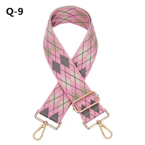 Bandoulière de sac tissée à motif argyle rose tendance avec fermoirs en métal doré