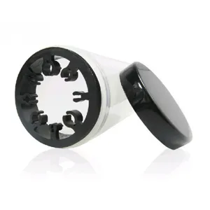 Vue détaillée du gobelet de nettoyage pour pinceaux d'ongles, conteneur en plastique.