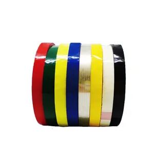 Set di rotoli di nastro adesivo colorato, nastri da imballaggio multicolori per il fai da te.