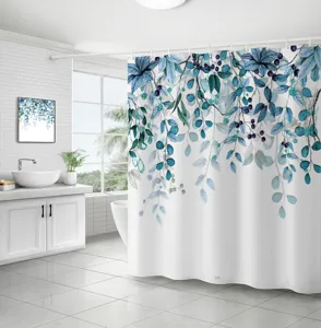 Gros plan détaillé du rideau de douche botanique aquarelle avec de jolies feuilles et baies.