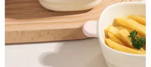 Bol en céramique avec poignées vue détaillée résistant à la chaleur pour four et cuisine
