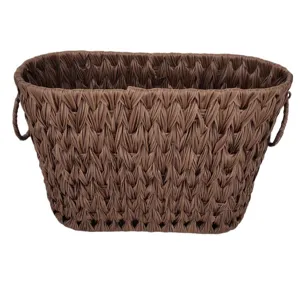 Cesta de almacenamiento tejida marrón, ideal para organizar aperitivos y objetos pequeños.