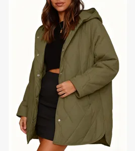 Veste matelassée à capuche kaki pour femme manteau d'hiver ample décontracté mi-long.