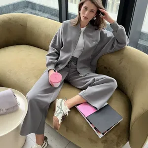 Women's autumn winter casual zip hoodie and sweatpants set, comfortable loose daily sportswear.