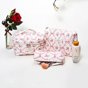 Set di borse per trucco trapuntate con fiori e fiocchi, grande organizer cosmetico.