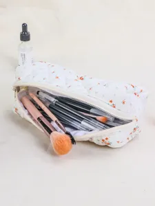 Borsa per trucco trapuntata a fiori per donne, graziosa pocuetta cosmetica con chiusura a cerniera.