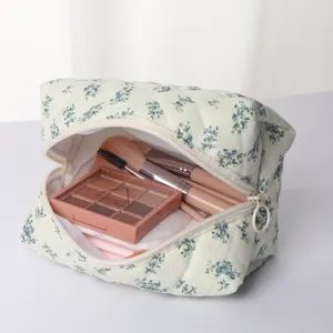 Quilted Floral Cosmetic Bag Portable Padded Makeup Storage Pouch Cute Bow Toiletry Bag Travel Organizer Bag