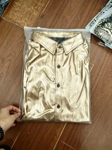 Chemise homme manche longue disco or brillant boutonné haut de scène vintage détail