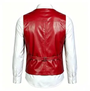 Gilet in pelle rossa da uomo vista posteriore, elegante panciotto affari dettaglio.